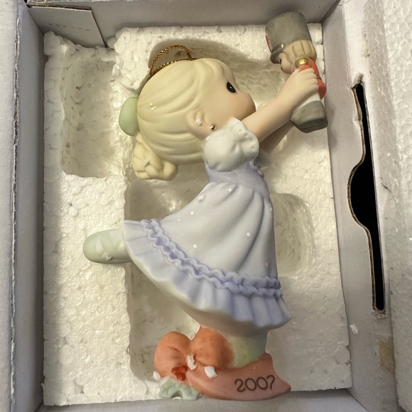 Precious Moments “Dancing for Joy on Christmas” - Picture 1 of 6